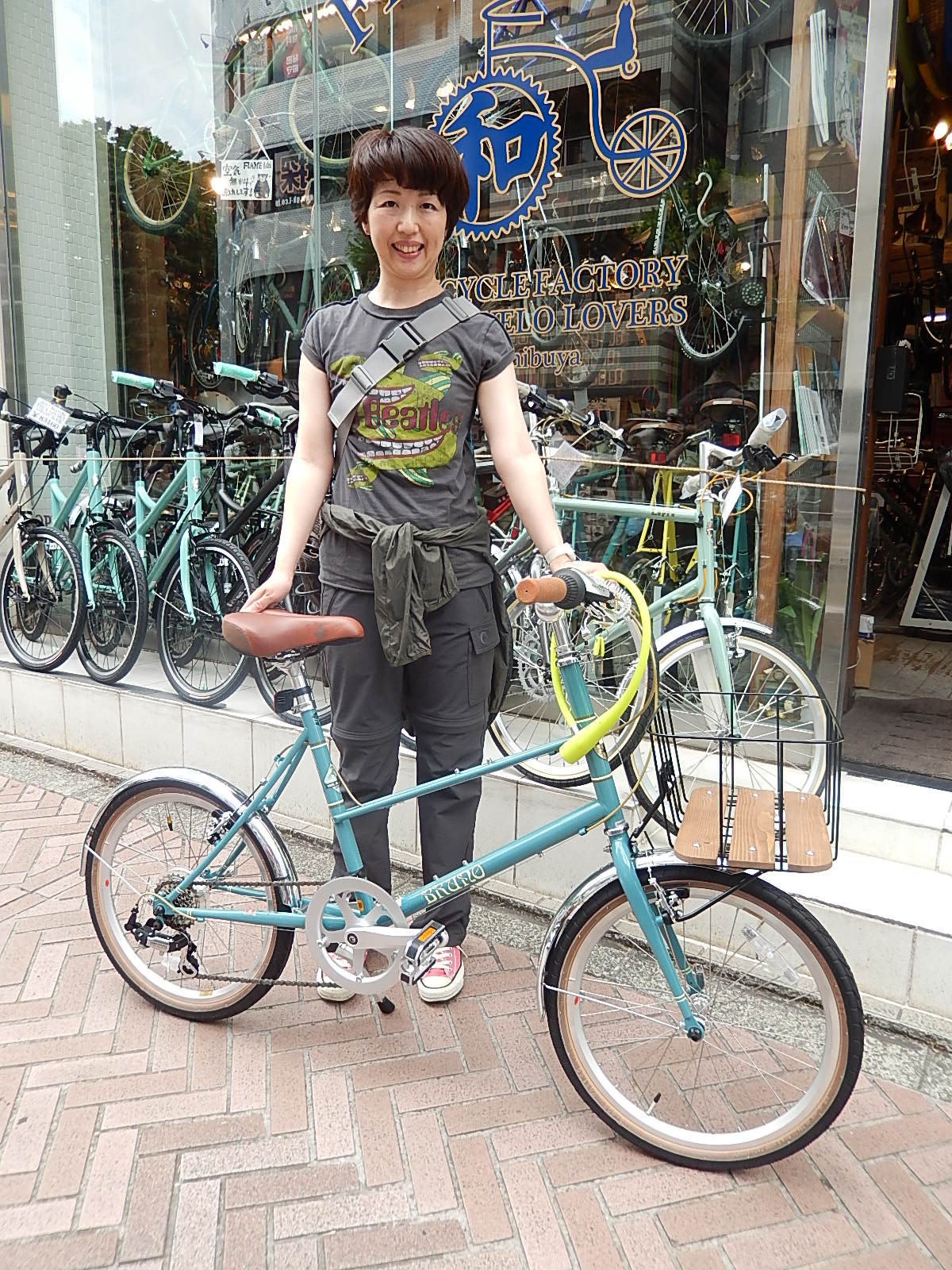 5月27日　渋谷　原宿　の自転車屋　FLAME bike前です_e0188759_1985787.jpg