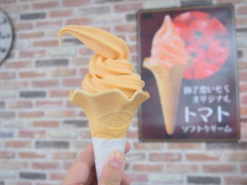 トマトソフトクリーム:田さ恋いむら(田舎館村)*ソフトクリームめぐり(63)_b0147224_2091588.jpg