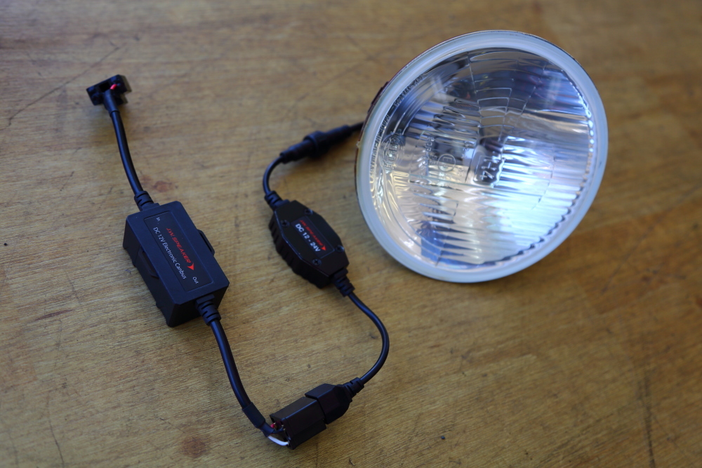 JKU LEDヘッドランプ交換からジムニーへナビ取り付けなど_f0105425_18113536.jpg