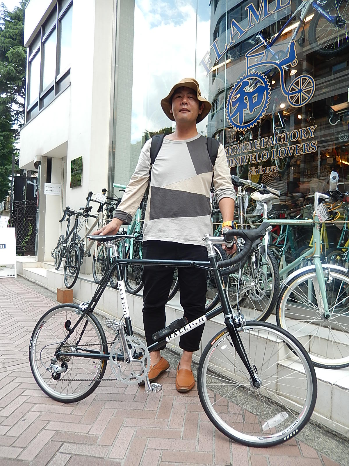 5月28日　渋谷　原宿　の自転車屋　FLAME bike前です_e0188759_1812582.jpg