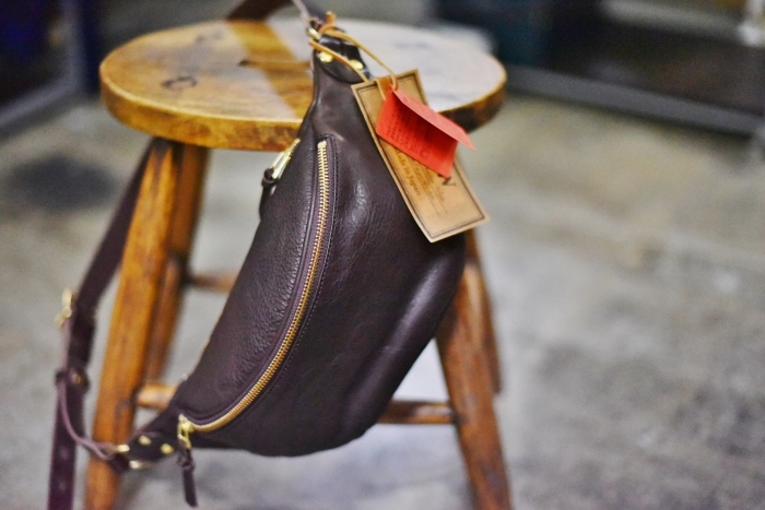 SLOW ・・・ FUNNY BAG & 2WAY TOTE LEATHER BAG の極み★★_d0152280_03180383.jpg