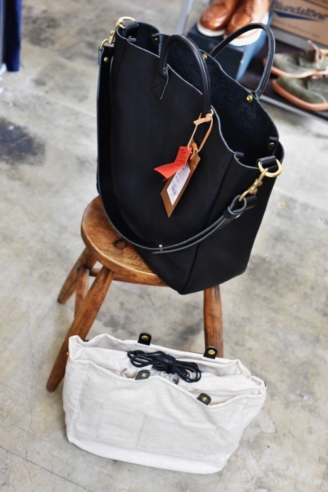 SLOW ･･･ FUNNY BAG　＆　2WAY TOTE　　LEATHER BAG の極み★★_d0152280_03323651.jpg