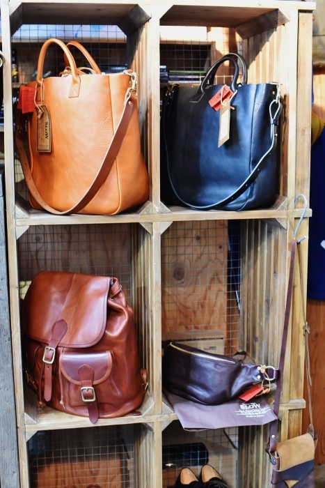 SLOW ・・・ FUNNY BAG & 2WAY TOTE LEATHER BAG の極み★★_d0152280_03361039.jpg
