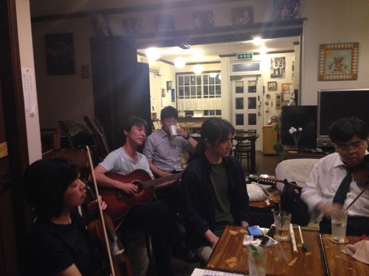 只今、セッション中！金曜日の夜は？_d0225380_22111524.jpg