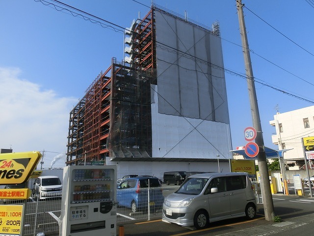 シャワーが気持ちいい季節に! 便教会の新富士駅周辺清掃と町内の消毒作業_f0141310_07112262.jpg