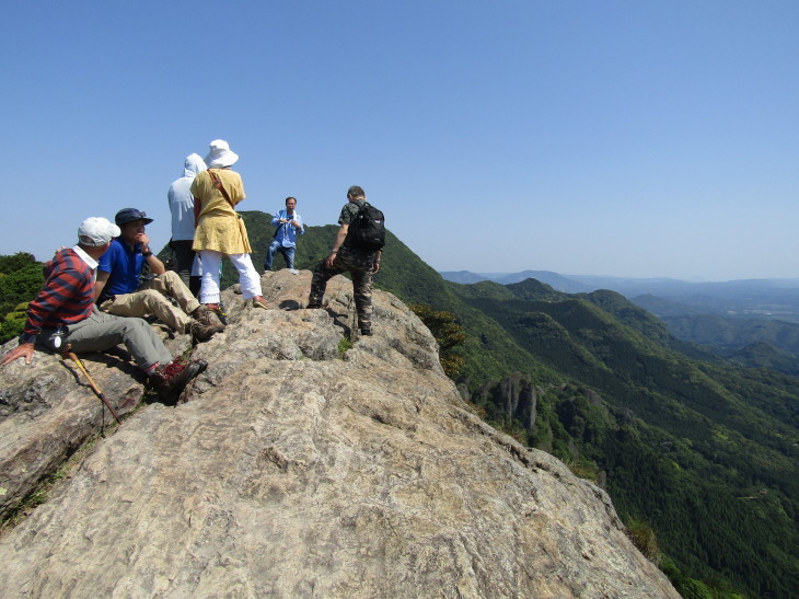 黒髪山固有種 クロカミラン咲いたよ_a0206345_23195998.jpg