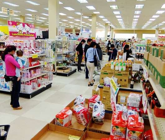 話題の「カール」が食べたくなって日本食スーパーへ_b0007805_20151031.jpg