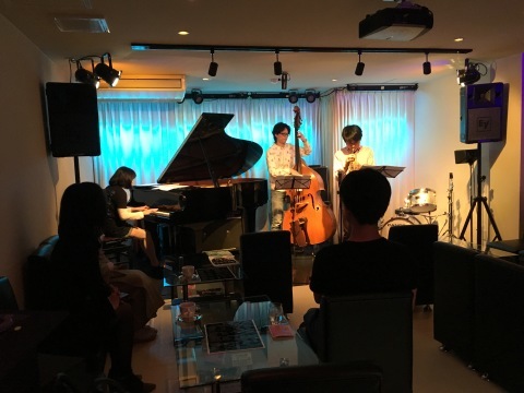 Jazzlive comin 広島  本日火曜日は カミンファン感謝デー！_b0115606_10594999.jpg