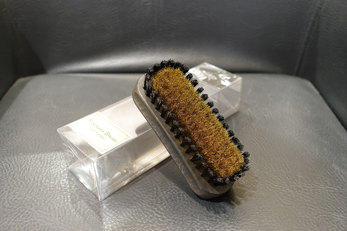 サノハタブラシ真鍮 : シューケアマイスター靴磨き工房 三越 サノハタブラシ真鍮 : シューケアマイスター靴磨き工房 三越