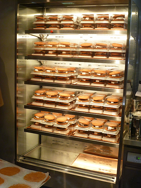 【閉店】生どら焼き専門店 DOU(ドウ)_c0152767_21270090.jpg
