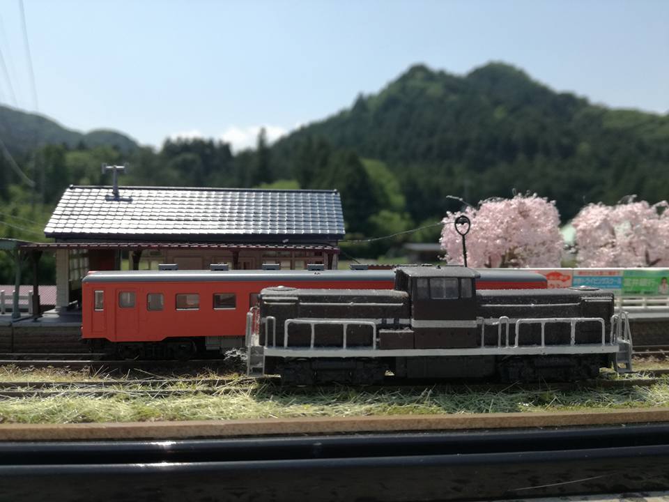 Nジオラマ「桜咲くローカル無人駅」プチ改良品 : e-station