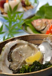 鳥取の夏の味......岩牡蠣......人気の料理も...._b0194185_2224250.jpg
