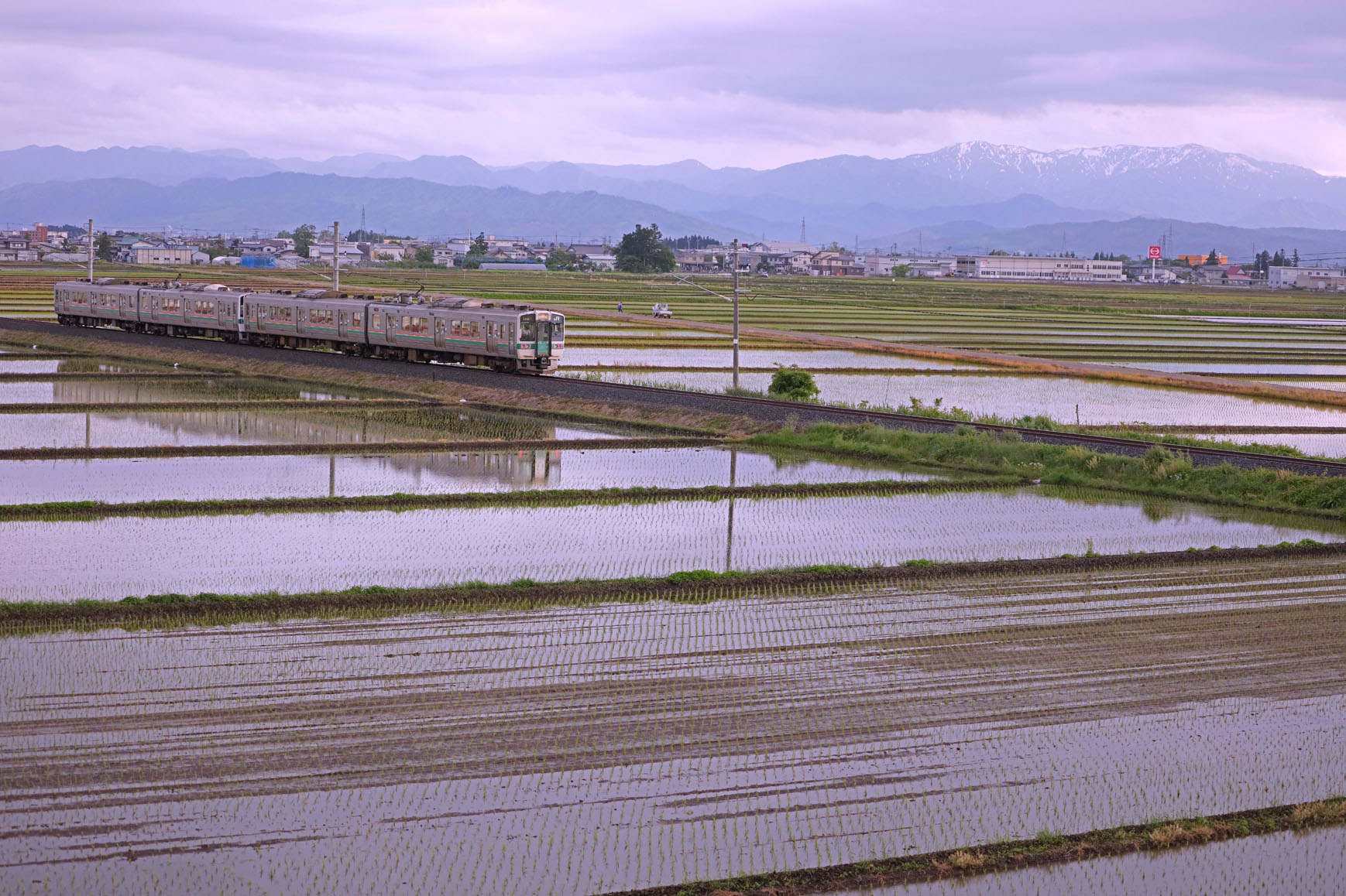 エンジョイ鉄道撮影教室：初めて山形の鉄道撮影３_e0140066_22203190.jpg