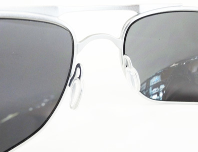 OAKLEY(オークリー)2017年新作Mono-Shockヒンジ搭載ワイヤーサングラスGAUGE8(ゲージ エイト)入荷!_c0003493_10344547.jpg