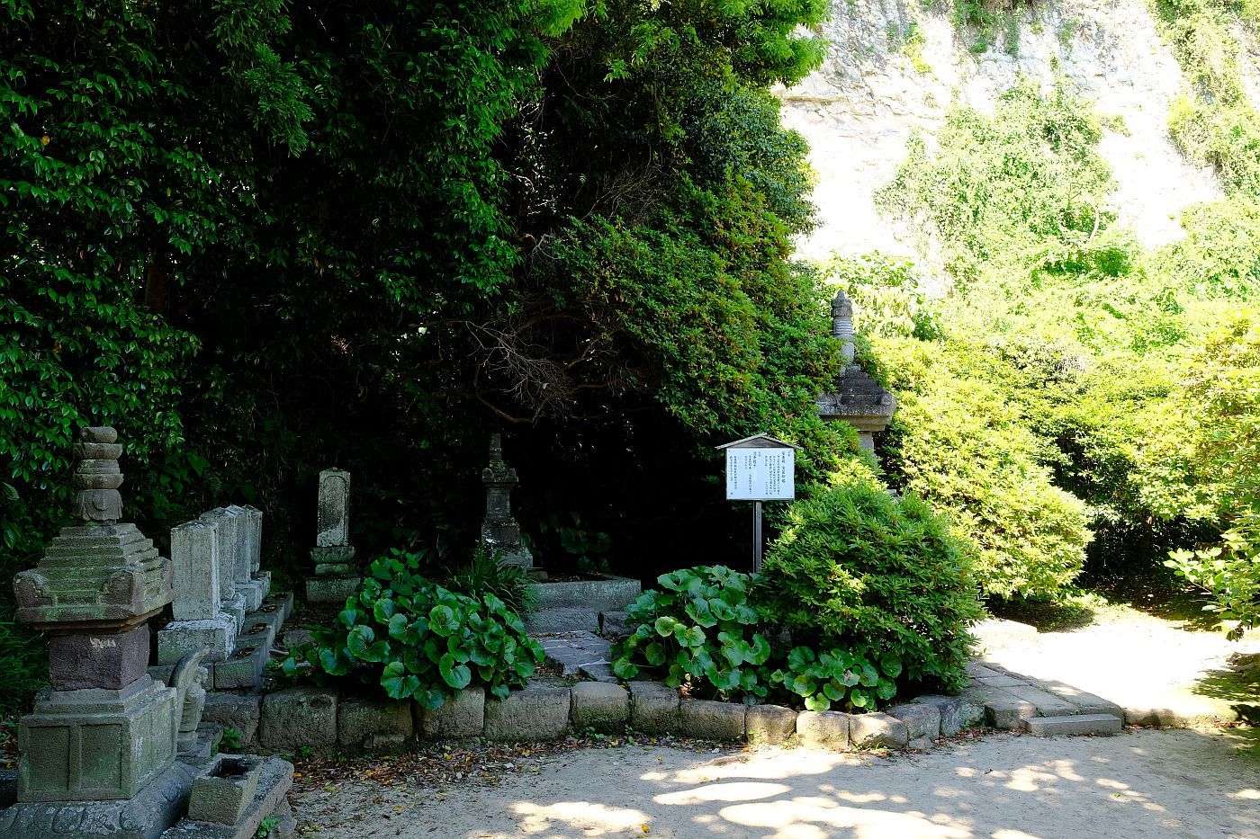 【重要文化財｜安養院 宝篋印塔】　行き方、見学のしかた　（鎌倉市）_b0212342_19080954.jpg