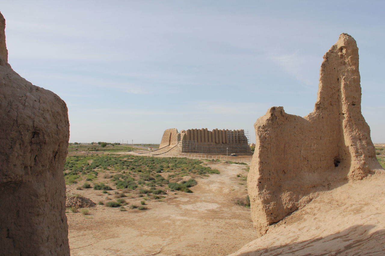 トルクメニスタンの旅（17）　世界遺産メルブ遺跡　キズカラ_c0011649_13293251.jpg