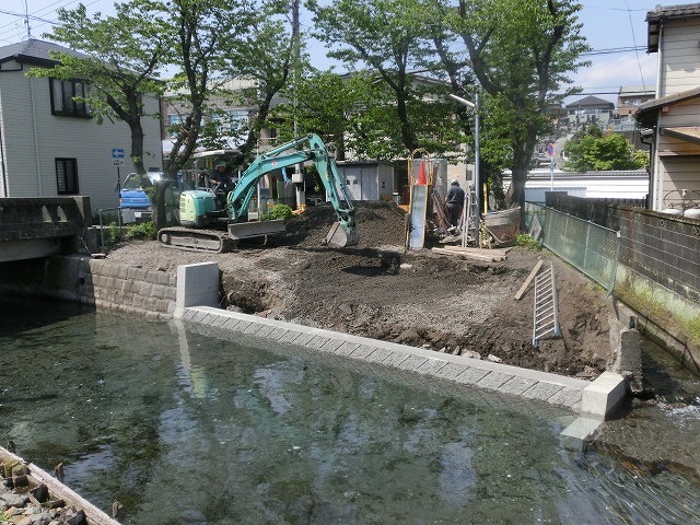 富士市の清流・田宿川の新しい親水護岸が完成！_f0141310_07320536.jpg