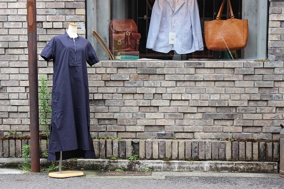 久しぶりのレディースアイテム「Americana」 \"STAND COLLAR HALF ZIP O/P\" ご紹介_f0191324_07404745.jpg