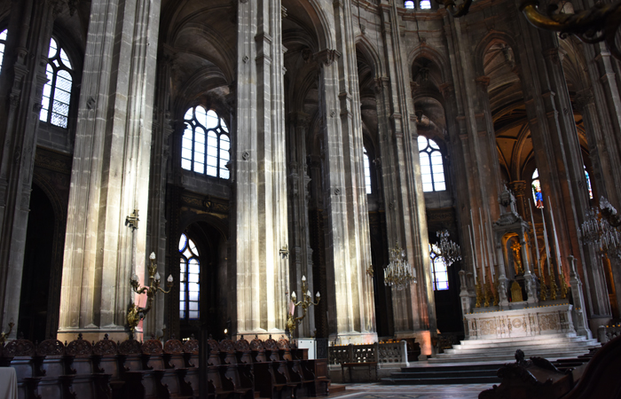 ヨーロッパの教会が荘厳すぎて震える感動！パリの穴場の教会・サントゥスタッシュ教会写真_e0171573_0402282.jpg