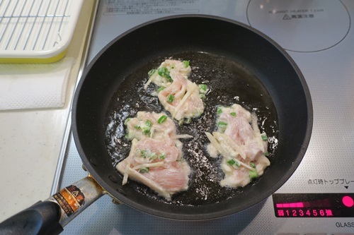 ＜朝食＞フルグラ　＜お弁当＞アスパラのベーコン巻き　＜夕食＞鶏ムネ肉と新生姜のかき揚げ_b0260581_15093294.jpg