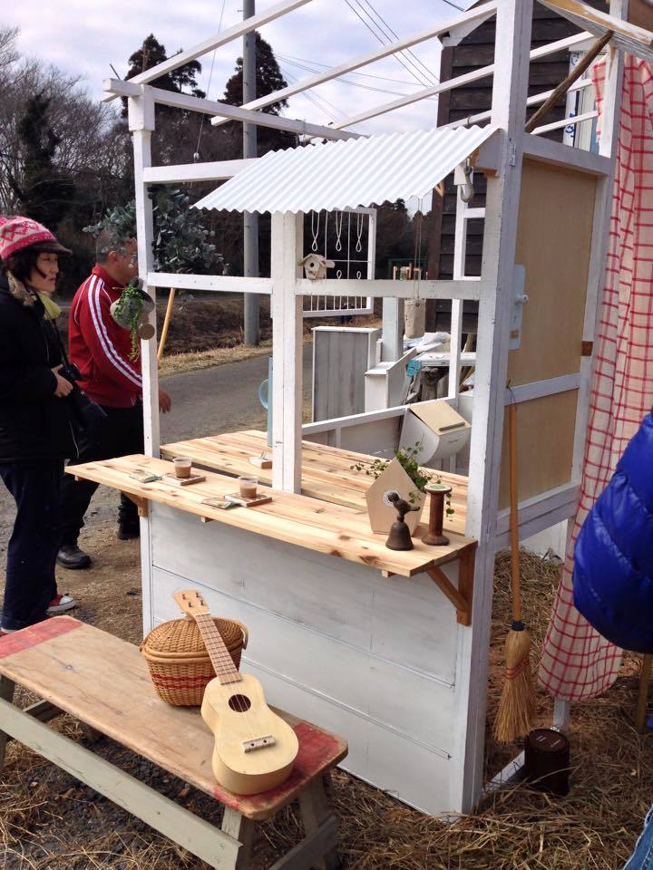小屋の作り方〜女性ひとりで５分で組み立てOKな小屋DIY〜_c0224982_08123287.jpg