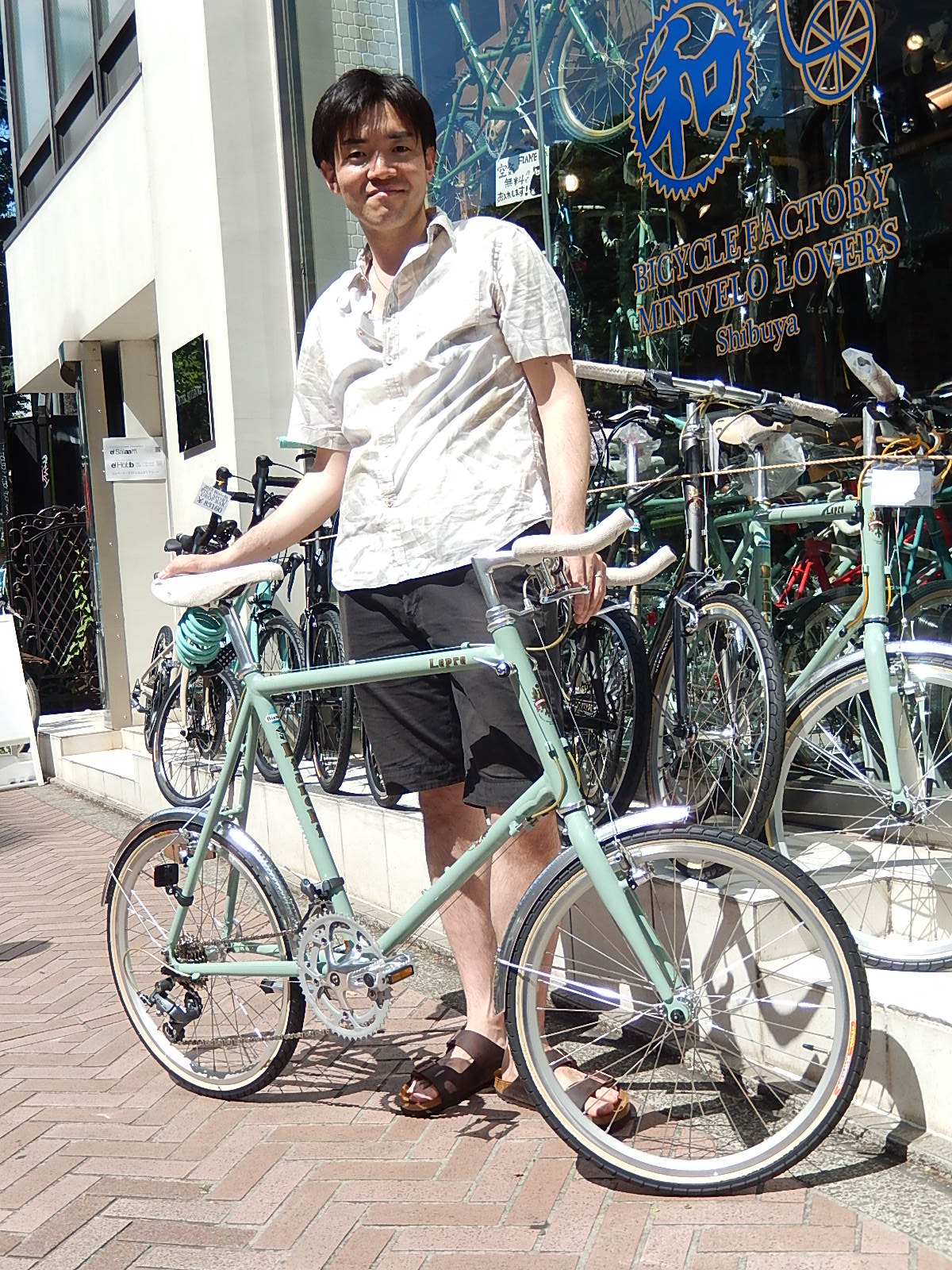 6月3日　渋谷　原宿　の自転車屋　FLAME bike前です_e0188759_1915082.jpg