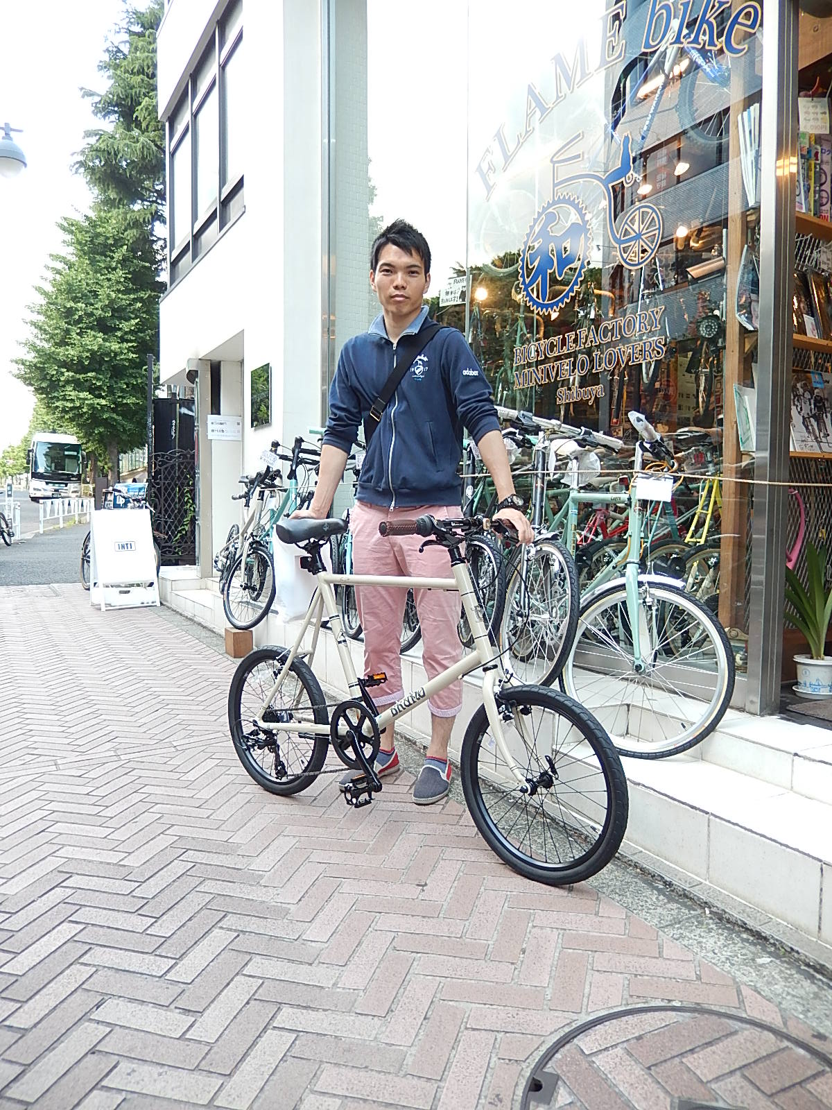 6月3日 渋谷 原宿 の自転車屋 FLAME bike前です_e0188759_19202772.jpg