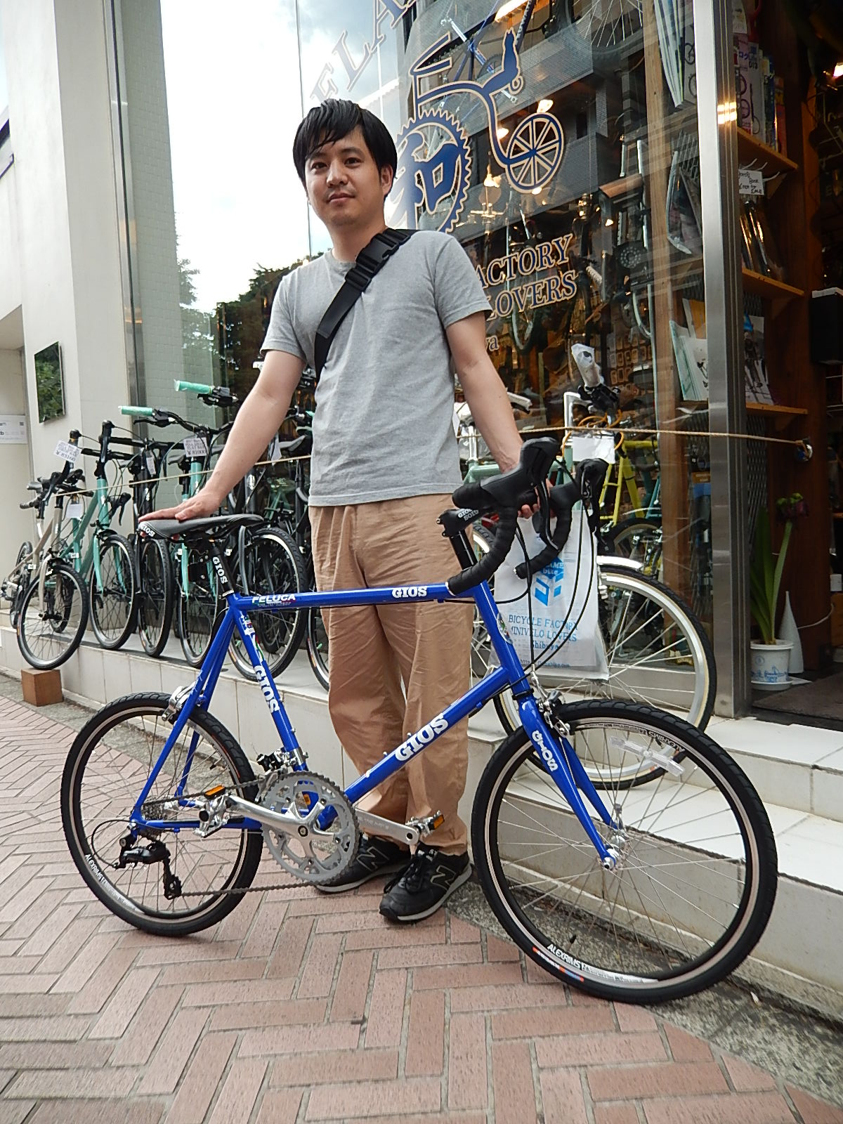 6月3日　渋谷　原宿　の自転車屋　FLAME bike前です_e0188759_1922074.jpg