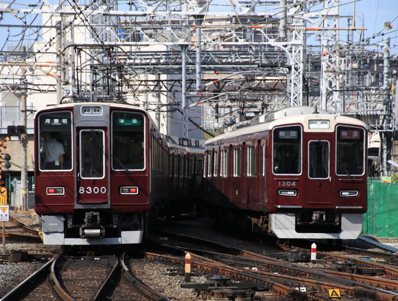 阪急8300F 淡路駅にて_d0202264_18324266.jpg