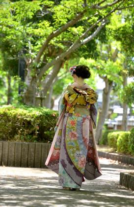 ロケ撮影にも良い季節......成人前撮りの写真を仁風閣....._b0194185_225774.jpg