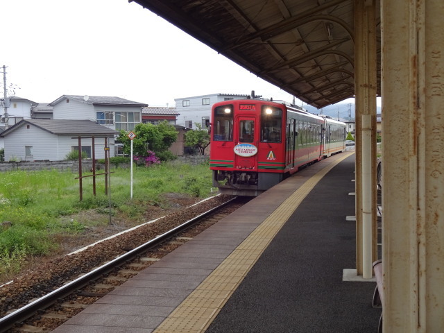 新緑の中、会津鉄道で東京に向かう_c0141223_17355952.jpg