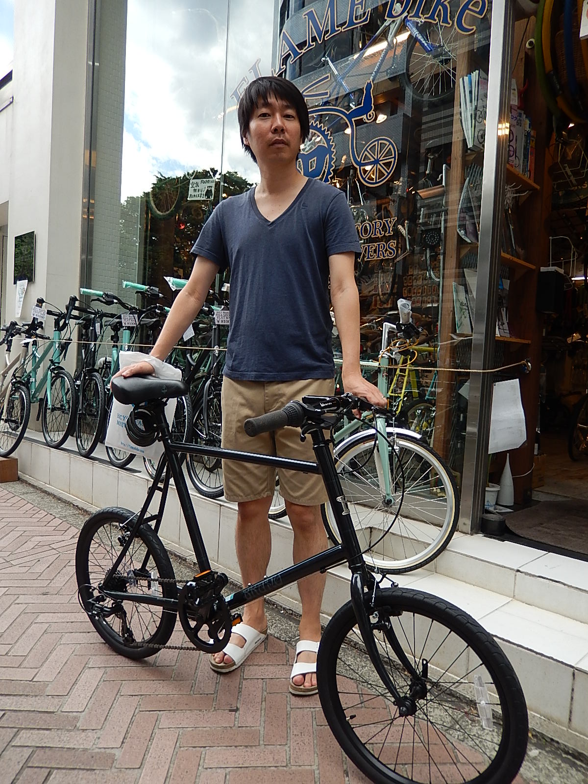 6月4日 渋谷 原宿 の自転車屋 FLAME bike前です_e0188759_19195255.jpg