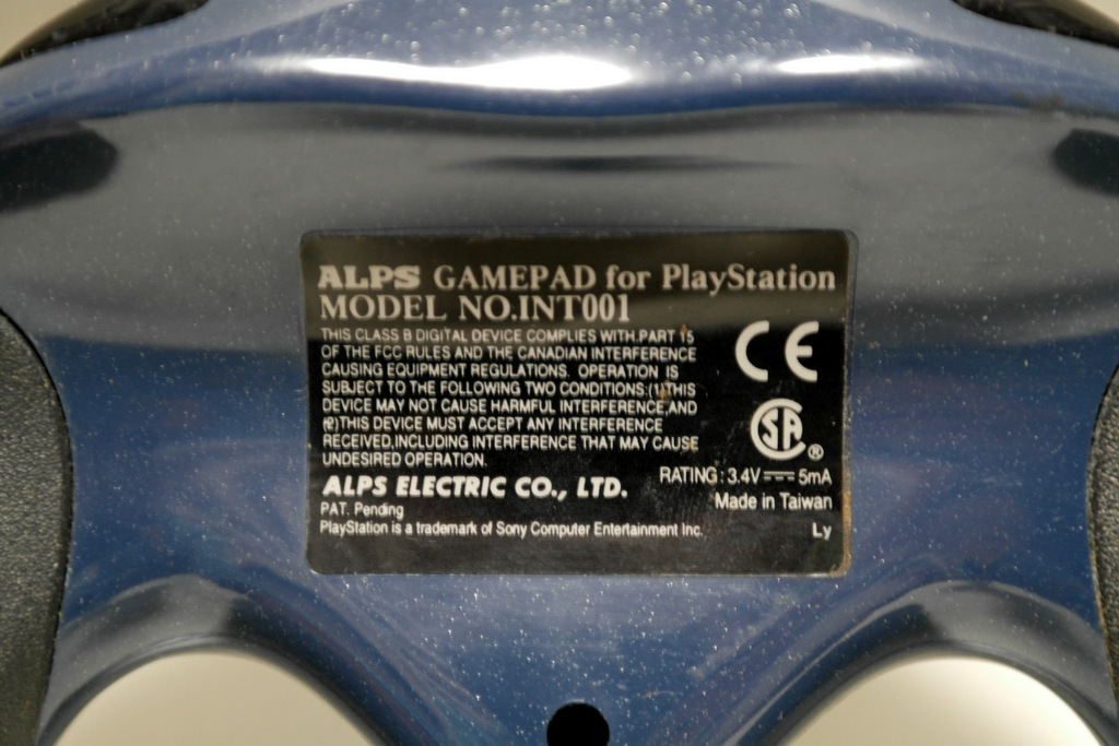 【レビュー】ALPS GAMEPAD for PlayStation INT001_c0004568_21231348.jpg
