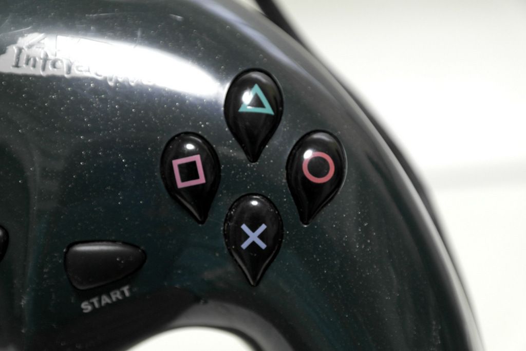 【レビュー】ALPS GAMEPAD for PlayStation INT001_c0004568_21430674.jpg