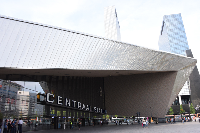 オランダ建築がすごい！オランダ・ロッテルダム駅写真　Station Rotterdam Centraal photo_e0171573_23241052.jpg