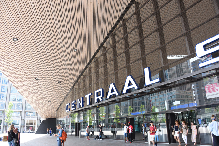オランダ建築がすごい！オランダ・ロッテルダム駅写真　Station Rotterdam Centraal photo_e0171573_23244088.jpg