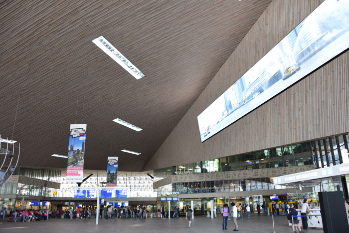 オランダ建築がすごい！オランダ・ロッテルダム駅写真　Station Rotterdam Centraal photo_e0171573_2324549.jpg