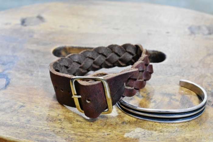 FERNAND LEATHER ・・・ LEATHER WRIST BAND!♪!_d0152280_13484401.jpg