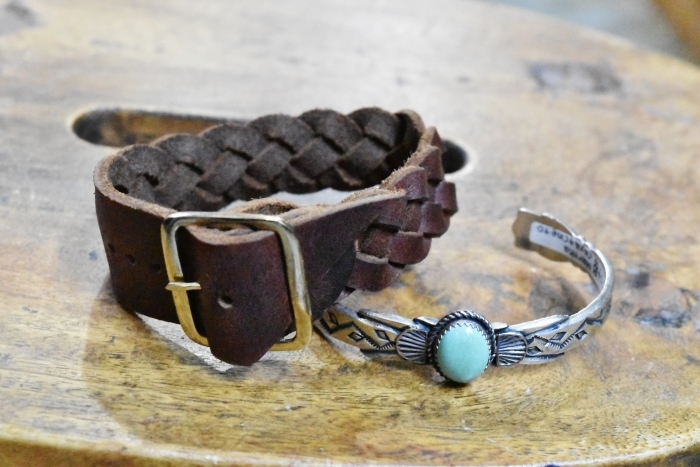 FERNAND LEATHER ･･･ LEATHER WRIST BAND！♪！_d0152280_13495007.jpg