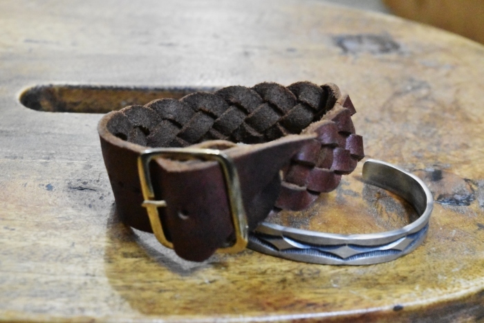 FERNAND LEATHER ・・・ LEATHER WRIST BAND!♪!_d0152280_13502510.jpg