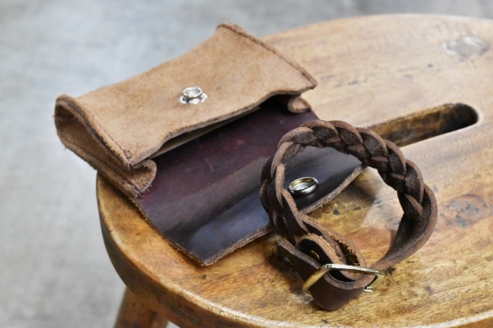 FERNAND LEATHER ･･･ LEATHER WRIST BAND！♪！_d0152280_14325361.jpg