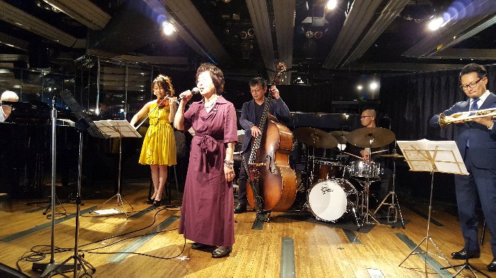 お歌の会_f0126121_1211751.jpg