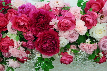 新郎新婦様からのメール 芍薬とバラの5月の装花 ホテルニューオータニ様へ 一会 ウエディングの花 新郎新婦様からのメール 芍薬とバラの5月の装花 ホテルニューオータニ様へ 一会 ウエディングの花