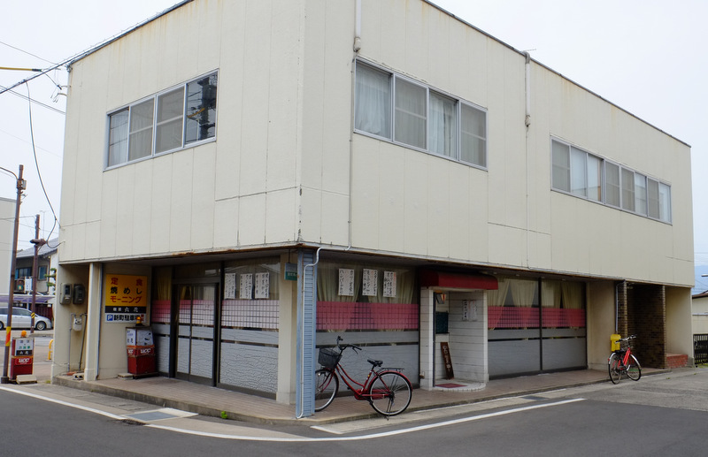「島根・出雲 喫茶六花のチキンカツランチ」_a0000029_21313974.jpg