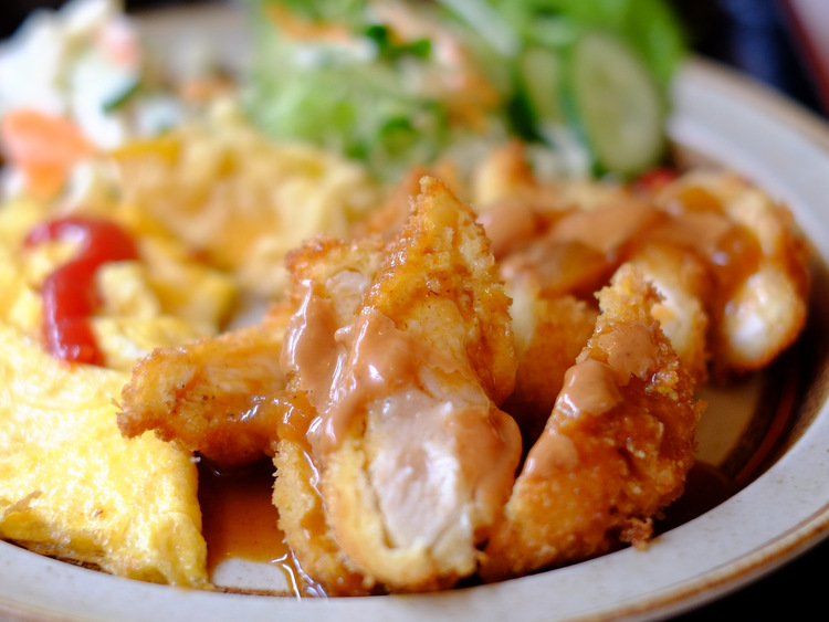 「島根・出雲 喫茶六花のチキンカツランチ」_a0000029_2131576.jpg