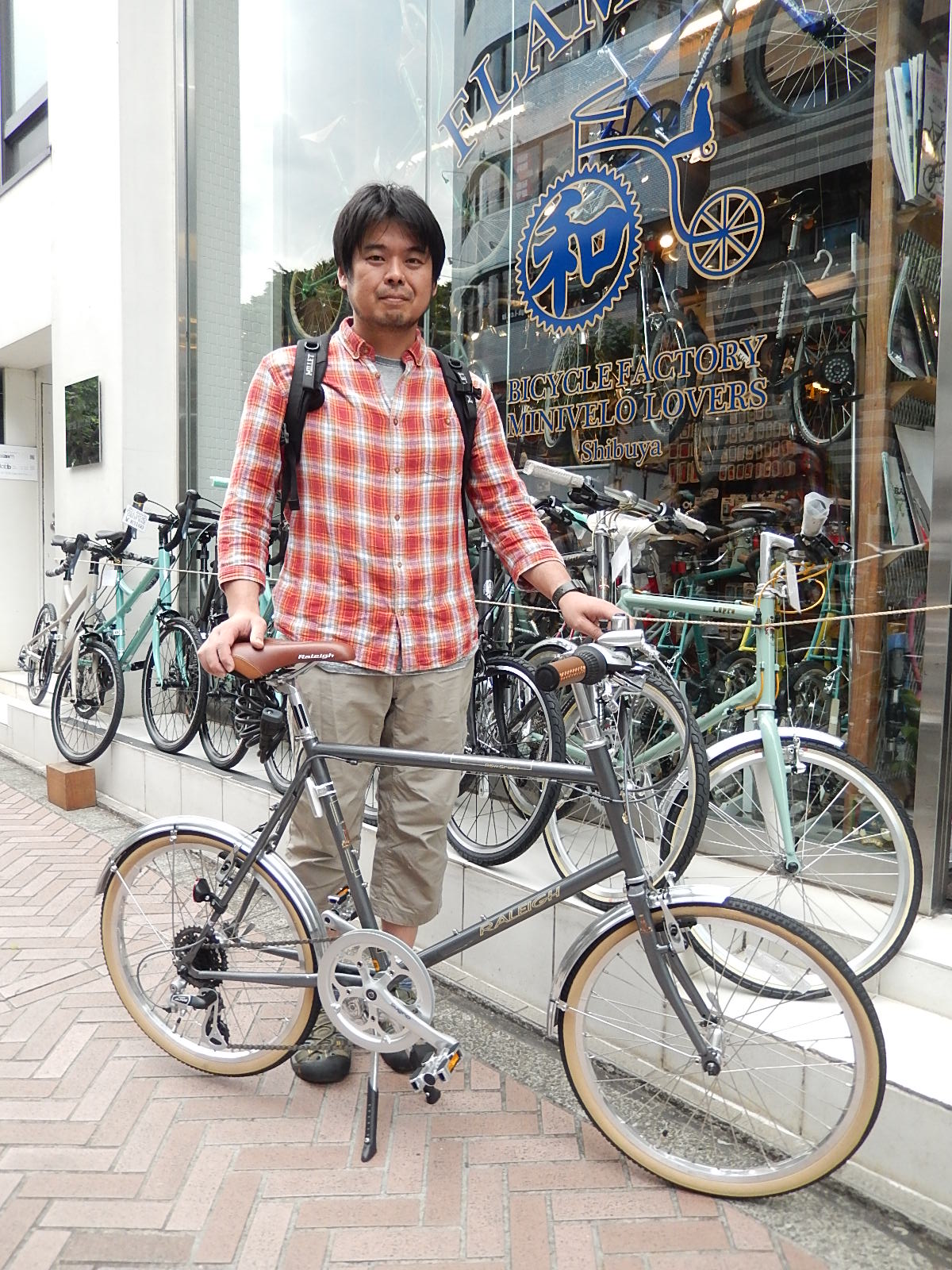6月5日　渋谷　原宿　の自転車屋　FLAME bike前です_e0188759_1811111.jpg