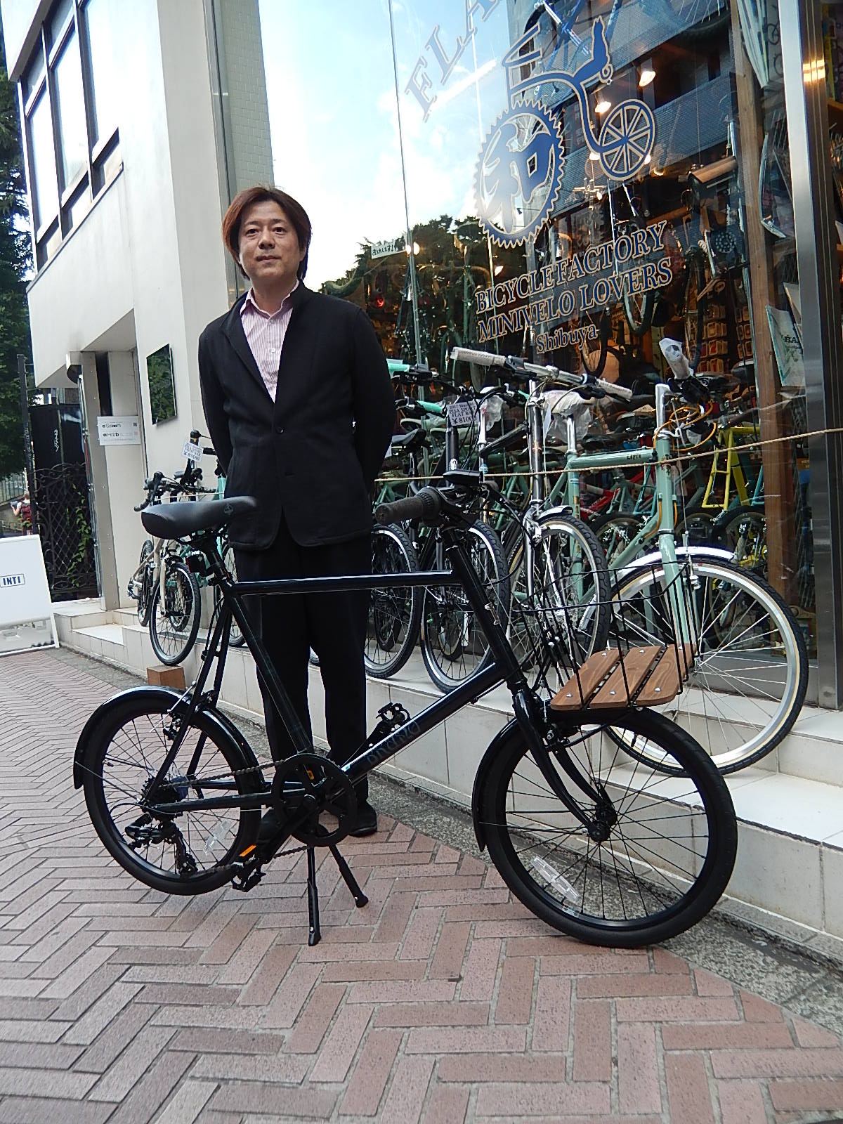 6月5日　渋谷　原宿　の自転車屋　FLAME bike前です_e0188759_1841942.jpg