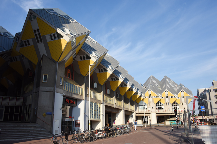 オランダ建築がやばい!オランダ・ロッテルダムのキューブハウス写真 Cube House Rotterdam photo_e0171573_0124666.jpg