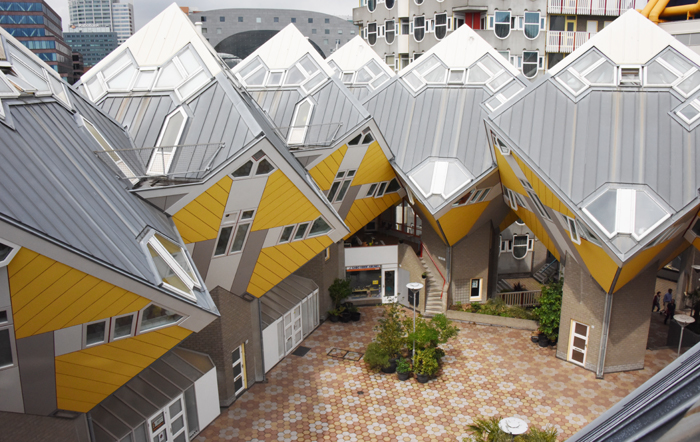 オランダ建築がやばい!オランダ・ロッテルダムのキューブハウス写真 Cube House Rotterdam photo_e0171573_013031.jpg