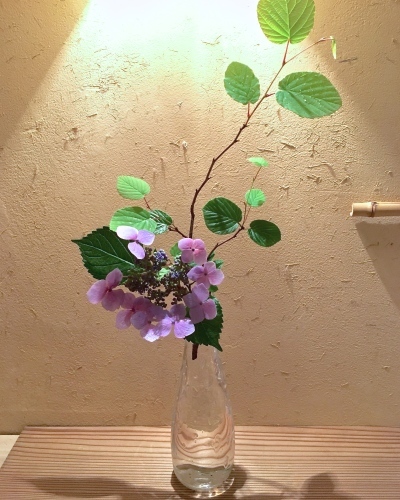 ガラス花器に紫陽花_a0197730_01165147.jpg